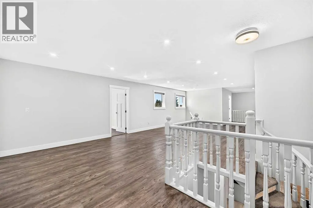 884 EAST CHESTERMERE Drive
