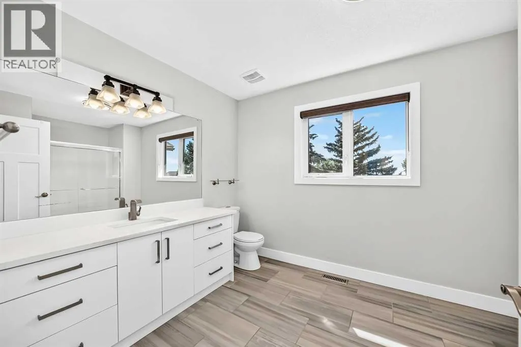 884 EAST CHESTERMERE Drive