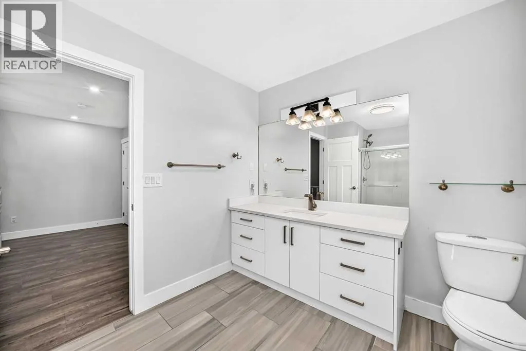 884 EAST CHESTERMERE Drive