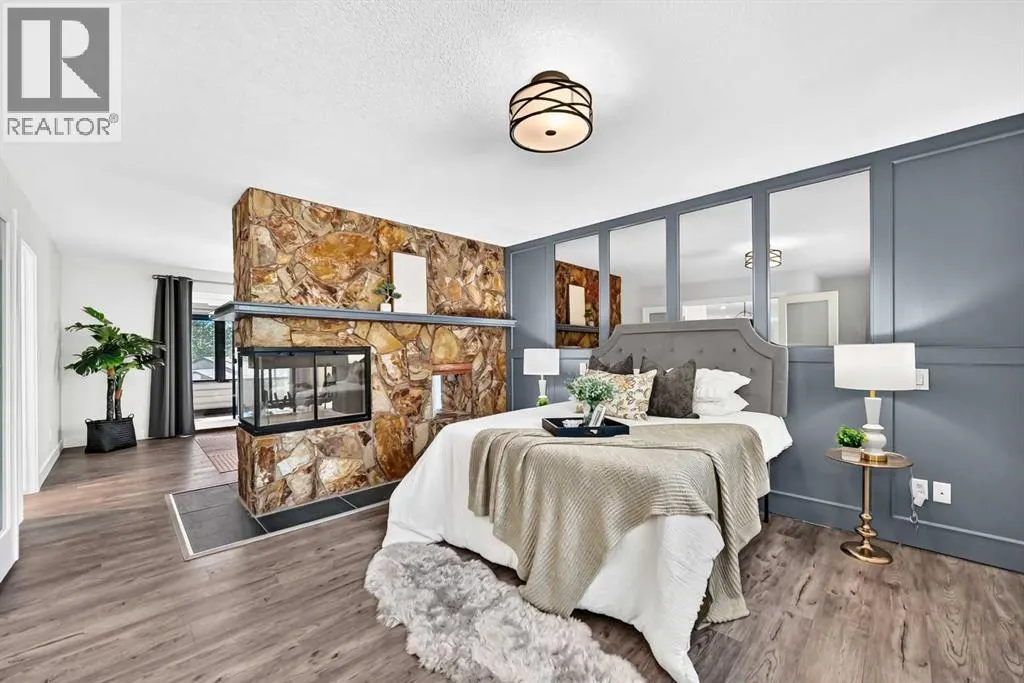 884 EAST CHESTERMERE Drive