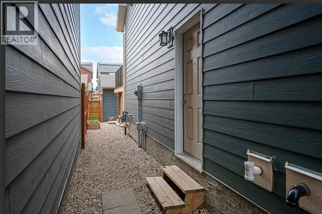 374 Magnolia Square SE