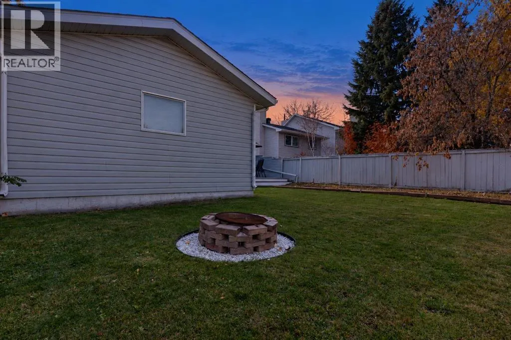 48 Strathclair Rise SW