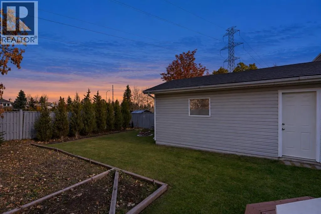 48 Strathclair Rise SW