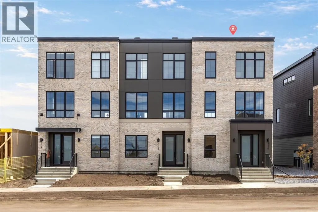 116 Greenwich Drive NW