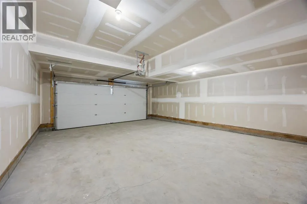 116 Greenwich Drive NW