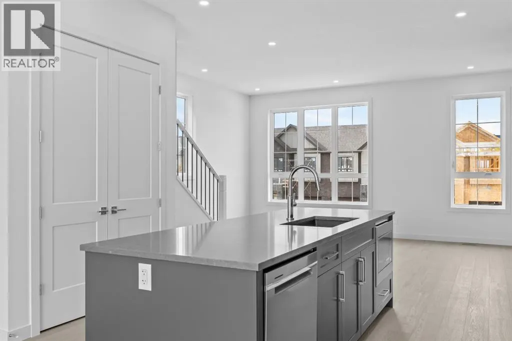 116 Greenwich Drive NW