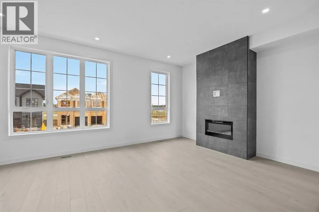 116 Greenwich Drive NW