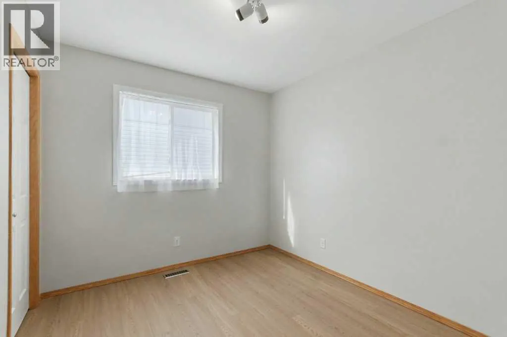 16 Nesbitt Avenue