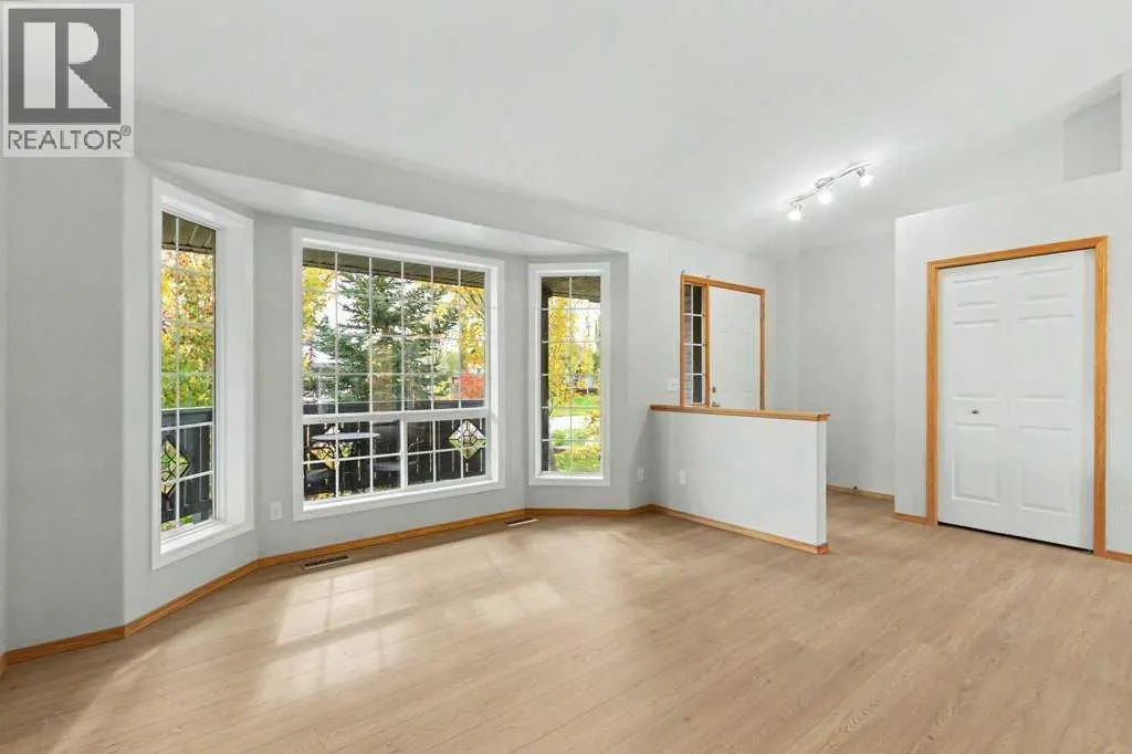16 Nesbitt Avenue