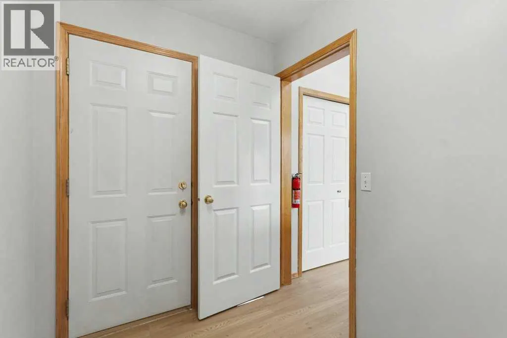16 Nesbitt Avenue
