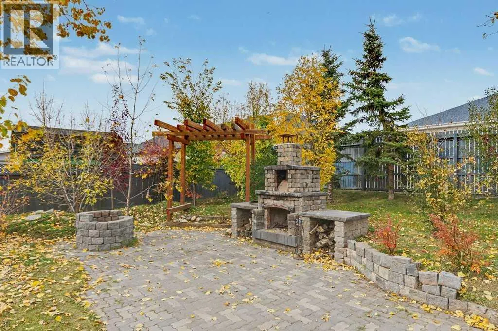 16 Nesbitt Avenue