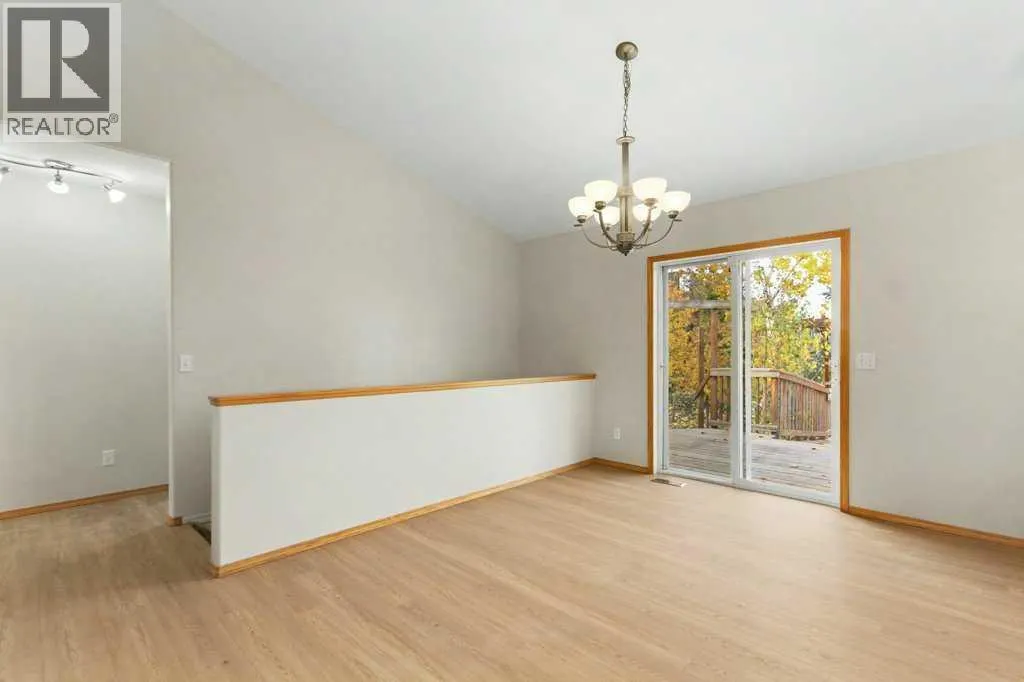 16 Nesbitt Avenue