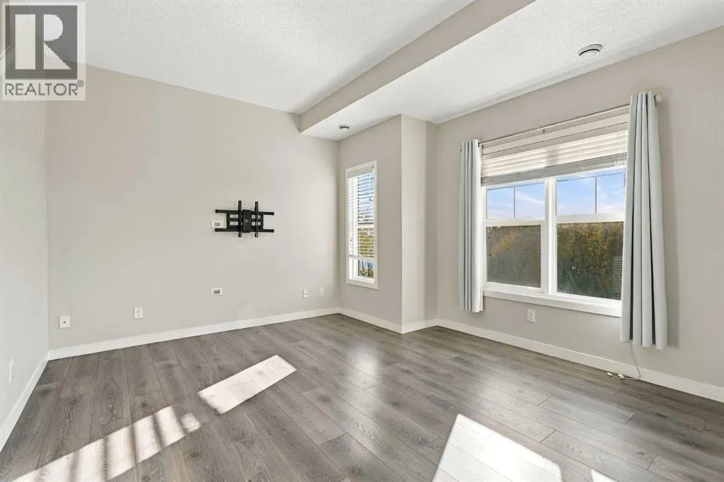 412, 250 Fireside View