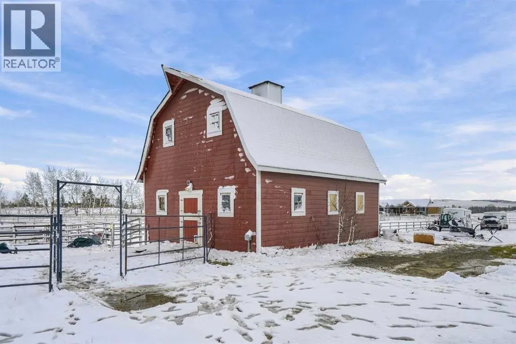 387076 2 Street W