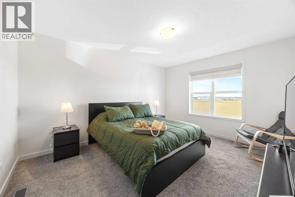 251 Chinook Gate Boulevard SW