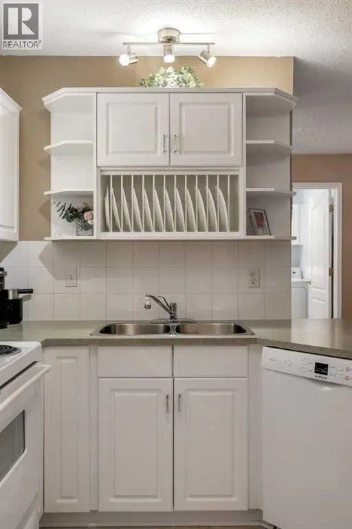 215, 10 Sierra Morena Mews SW