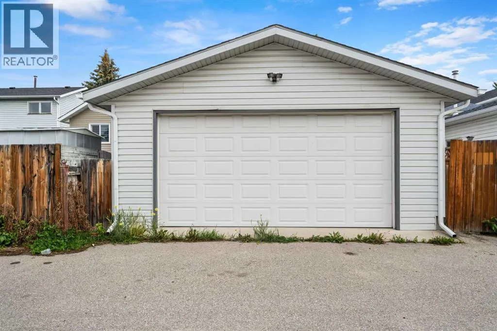 107 Tararidge Close NE