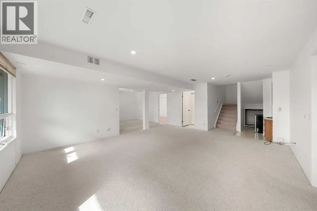 52 West Mitford Crescent