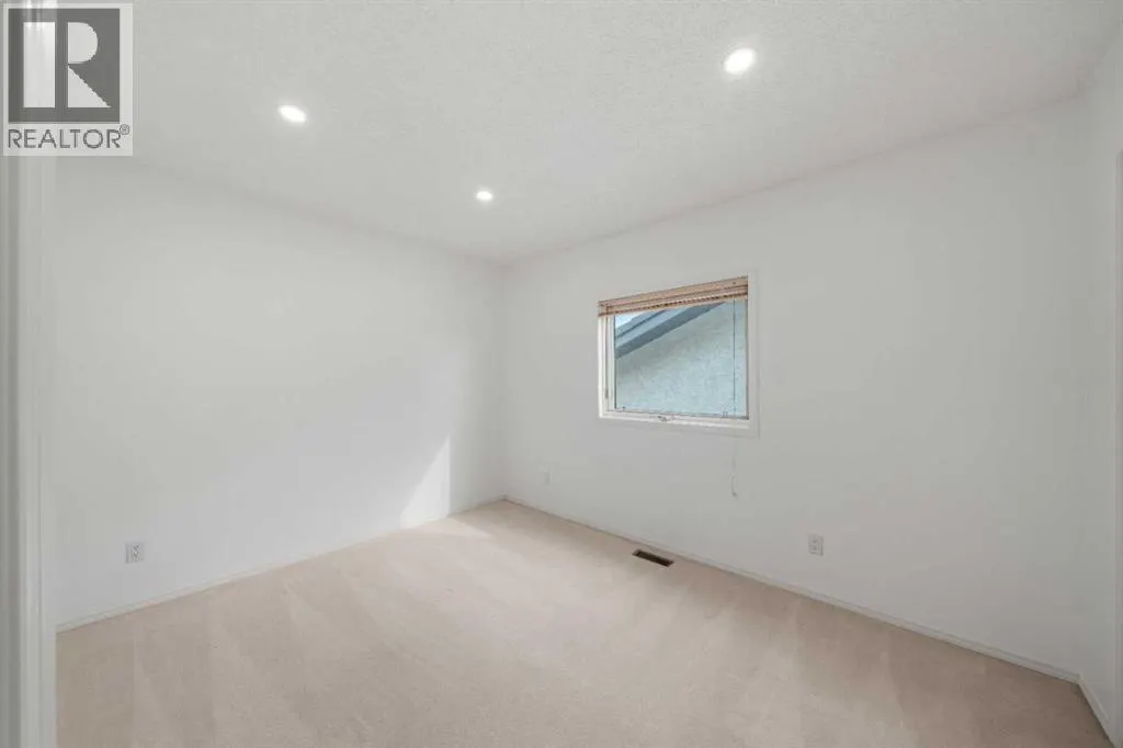 52 West Mitford Crescent
