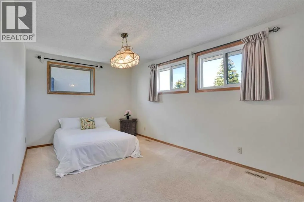 88 Edelweiss Drive NW