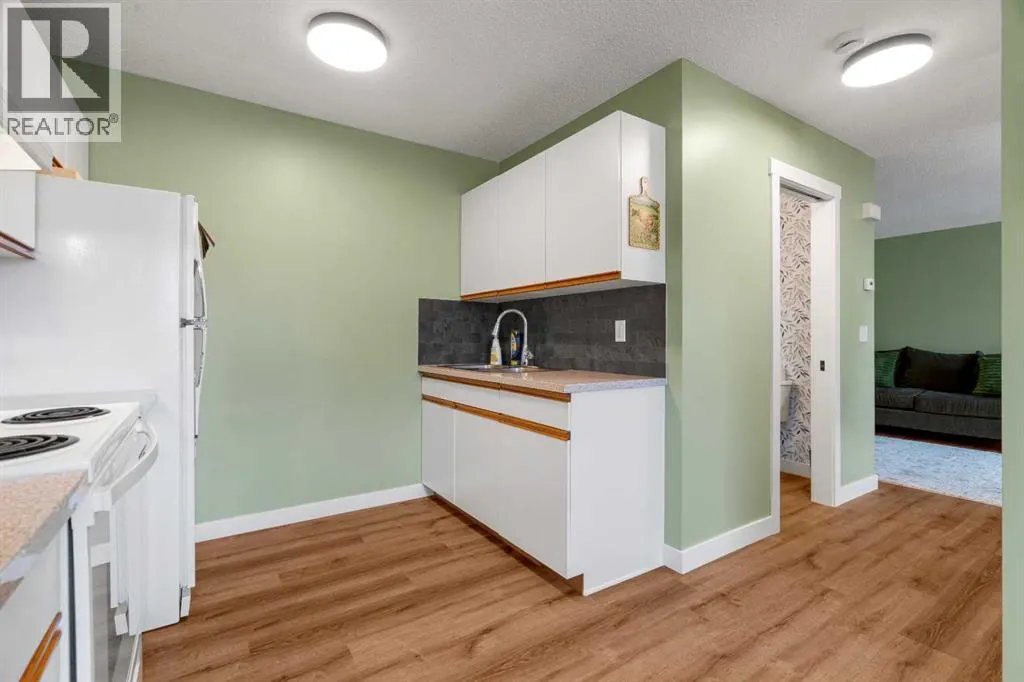 1, 29 Poplar Avenue