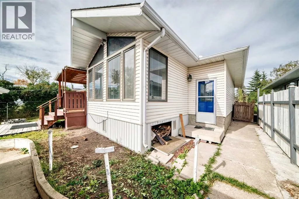 5447 RUNDLEVIEW Road NE