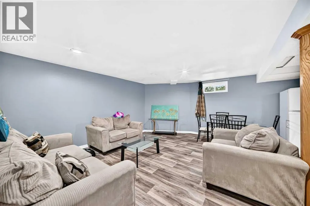 5447 RUNDLEVIEW Road NE