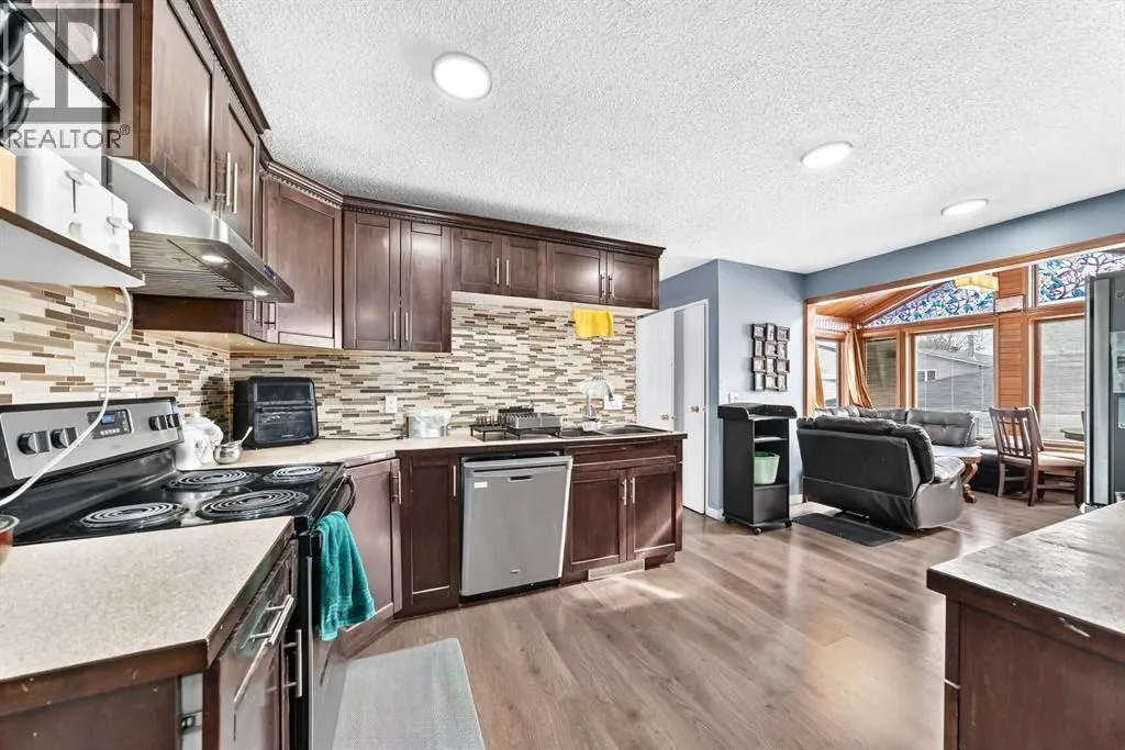 5447 RUNDLEVIEW Road NE