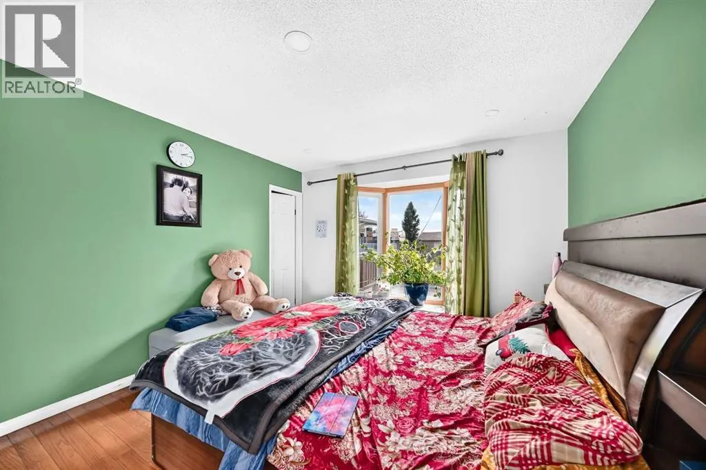 5447 RUNDLEVIEW Road NE