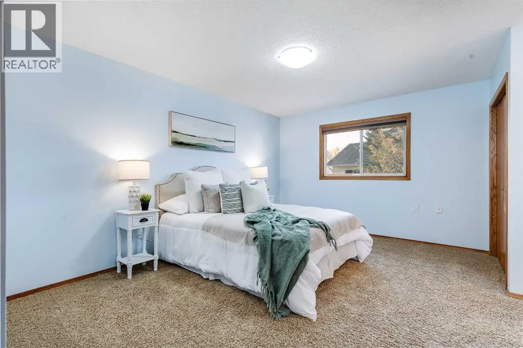 39 Woodside Close NW
