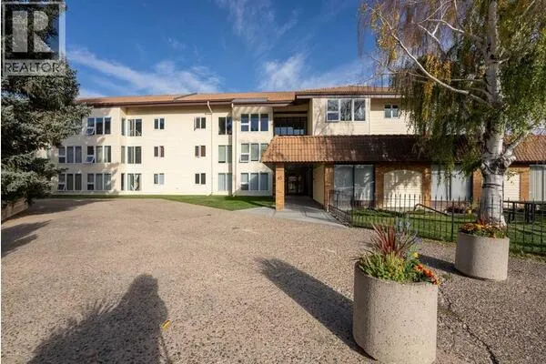 307, 65 Temple Boulevard W