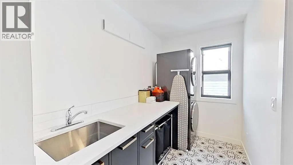 3 Highwood Drive