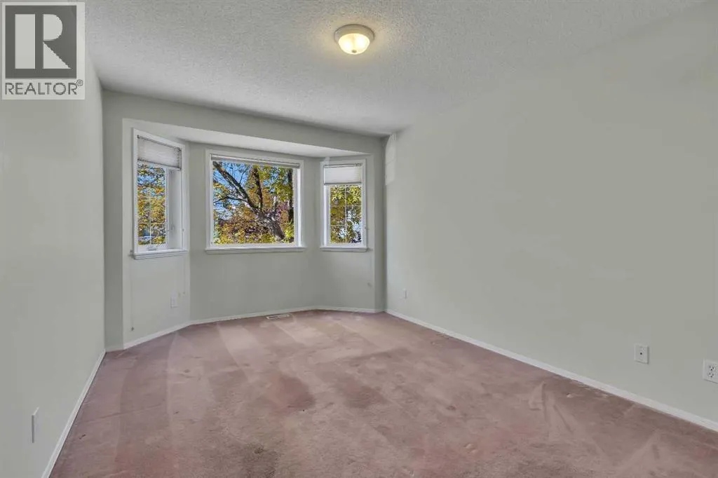 140 Valley Ridge Heights NW