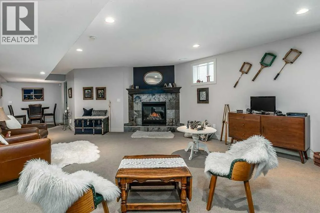 312 Crawford Close