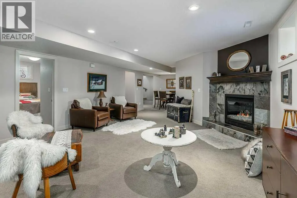 312 Crawford Close