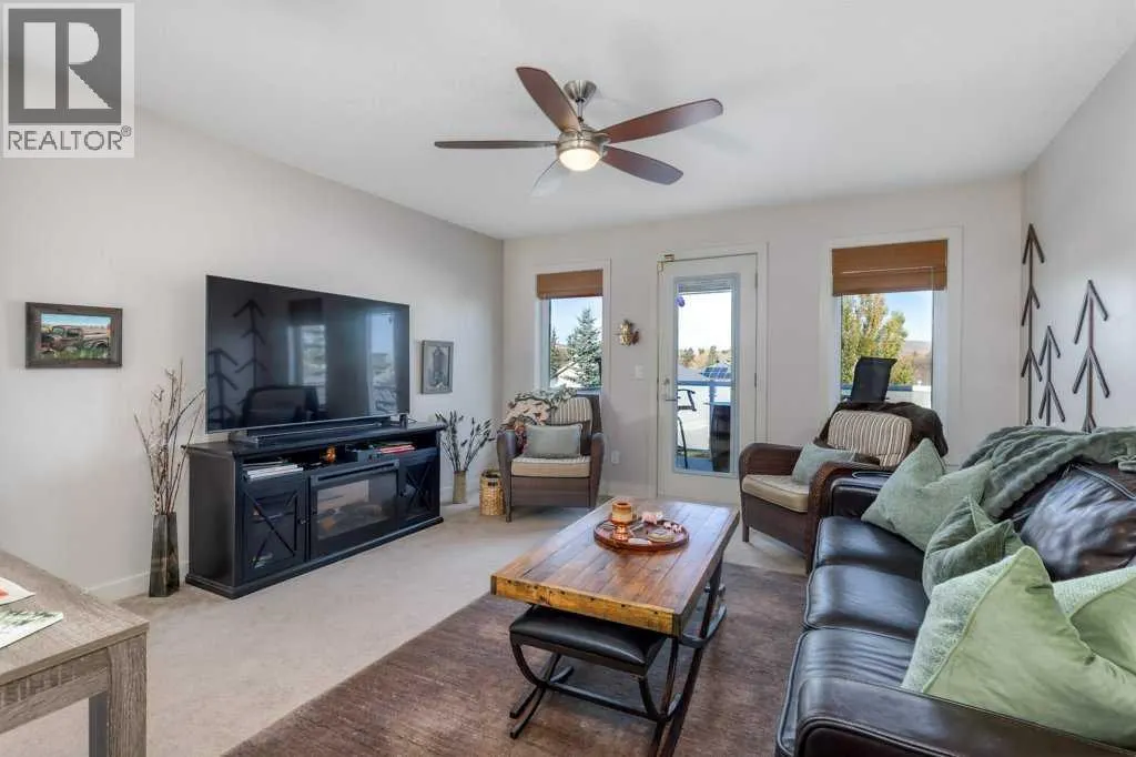 312 Crawford Close