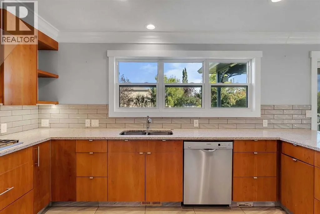 707 East Lakeview Road
