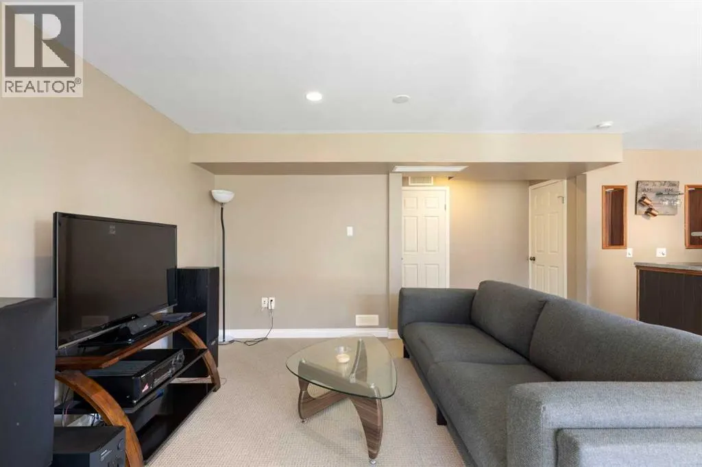 11 Royal Crest Court NW