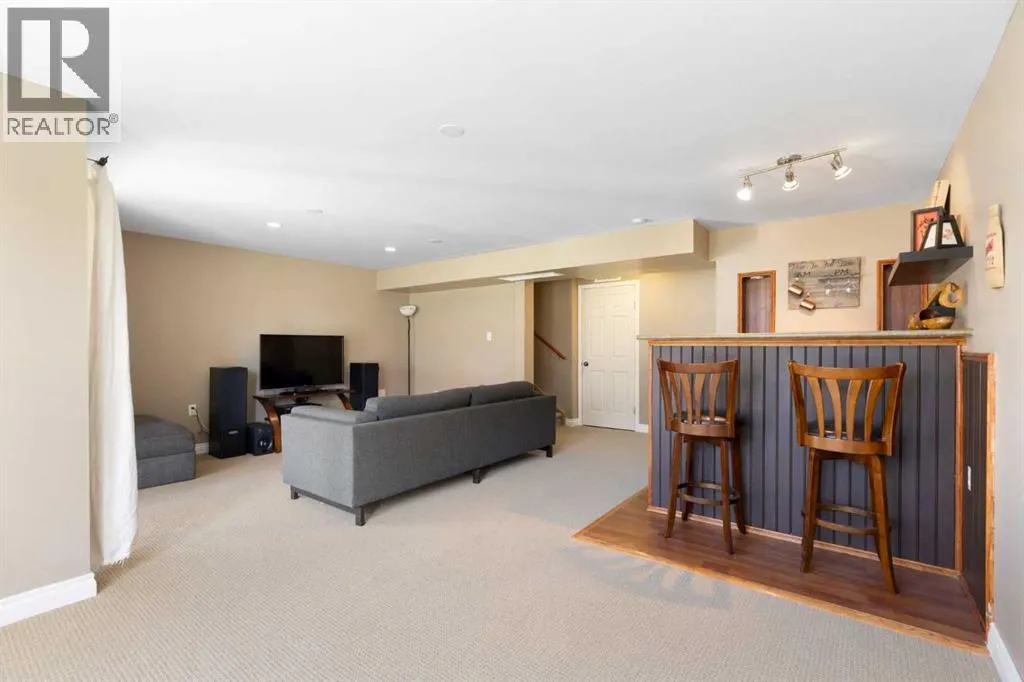 11 Royal Crest Court NW