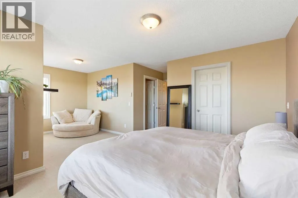 11 Royal Crest Court NW