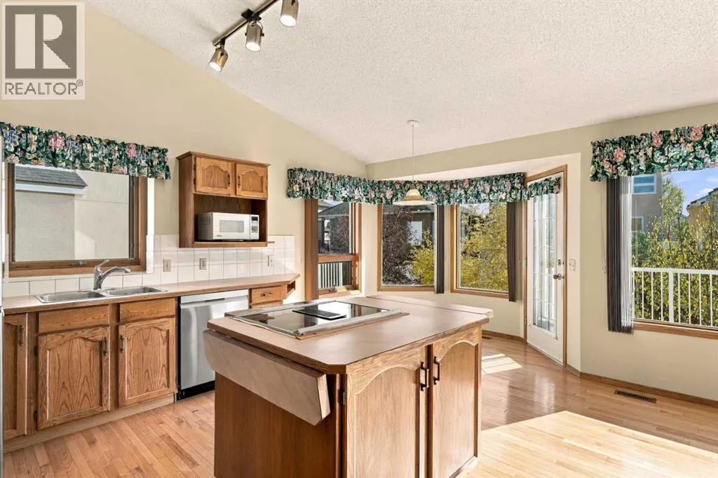 51 Edgebrook Circle NW