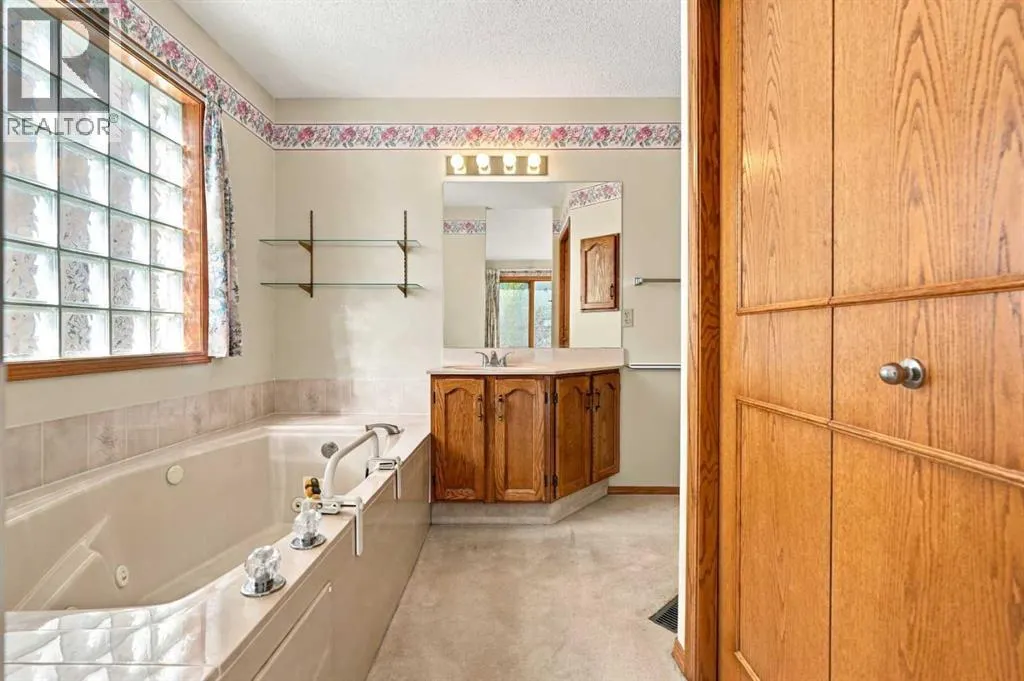 51 Edgebrook Circle NW