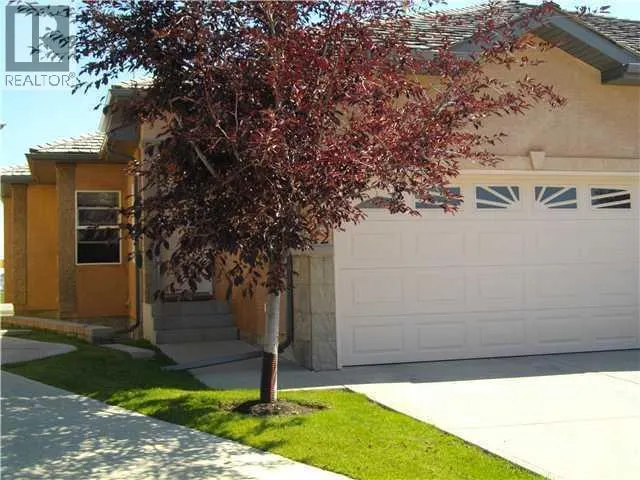 42 Royal Crest Point NW