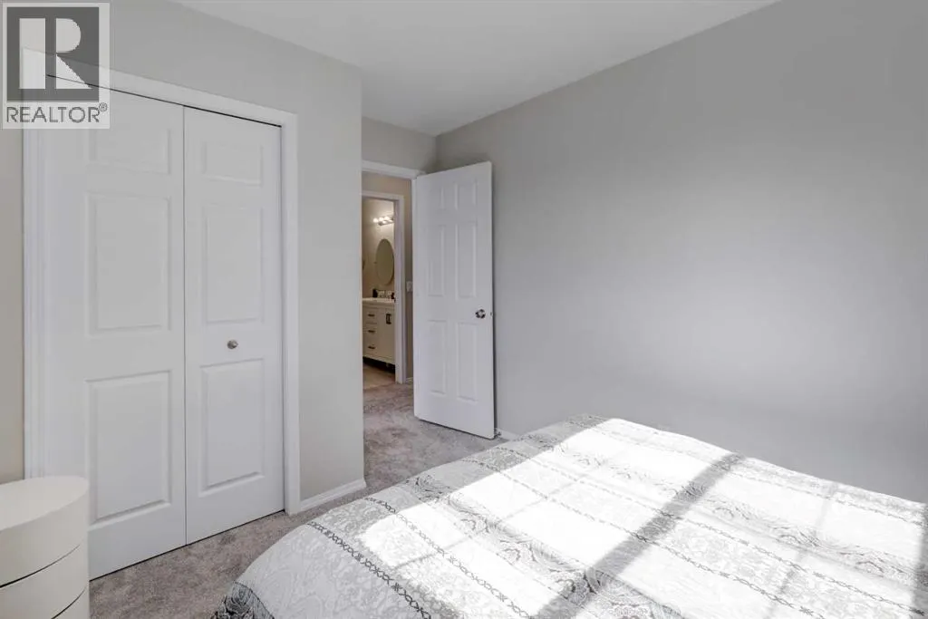 68 Arbour Crest Road NW