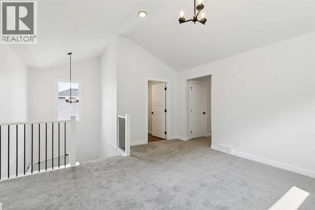 532 Buffaloberry Manor SE