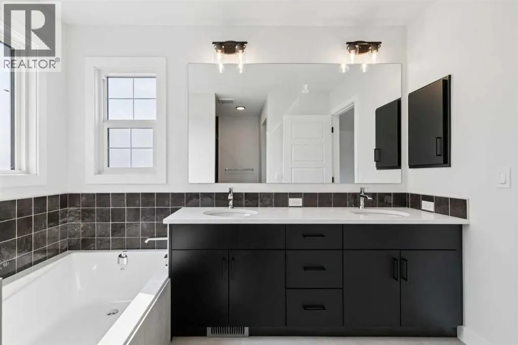 532 Buffaloberry Manor SE