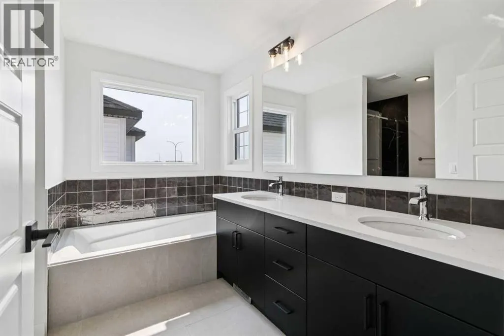 532 Buffaloberry Manor SE
