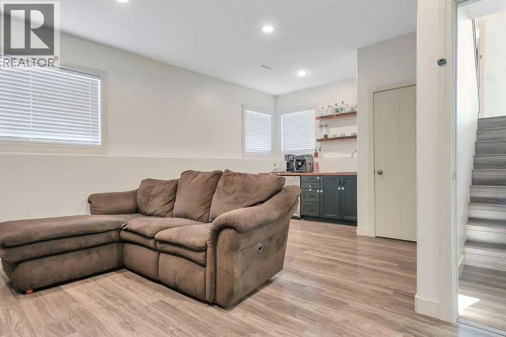 1 Cambridge Close