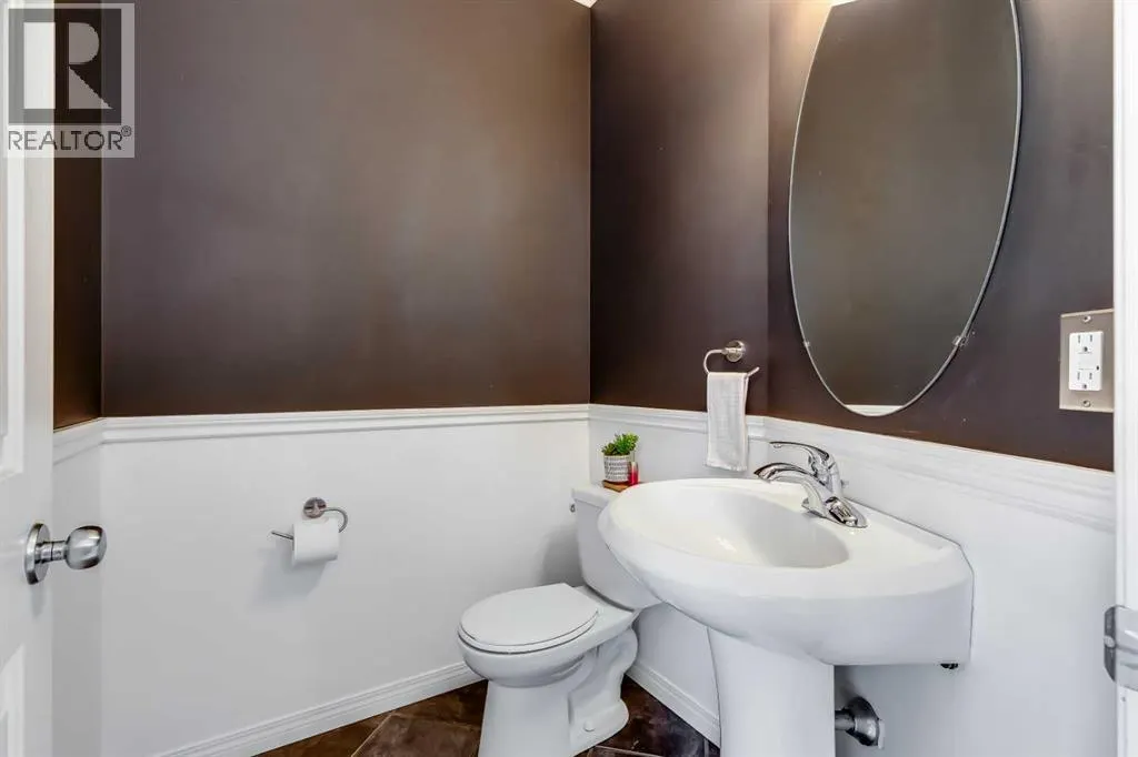 101, 703 Luxstone Square SW