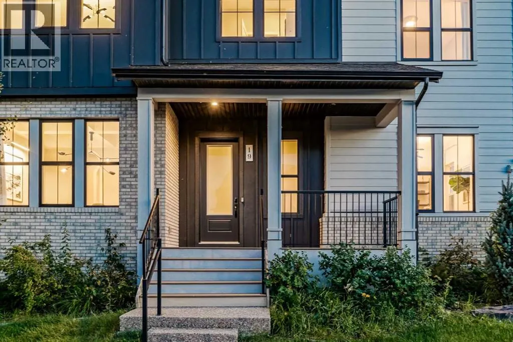 19 Bluerock Avenue SW